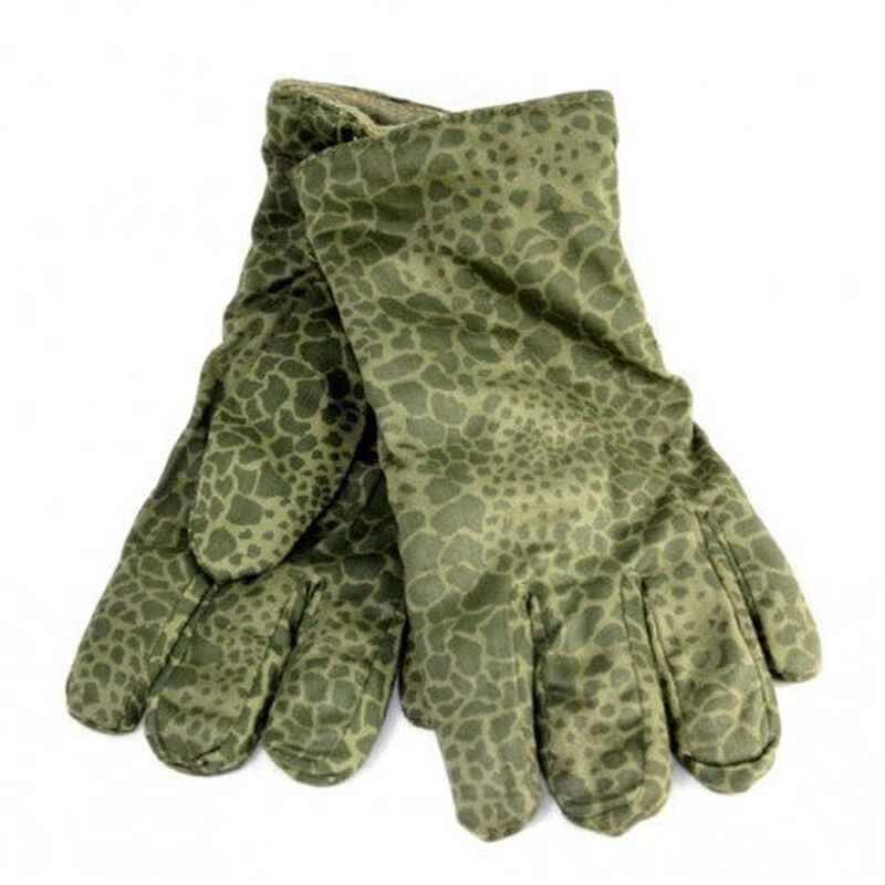 Polish Leopard Camo Gloves image number 0